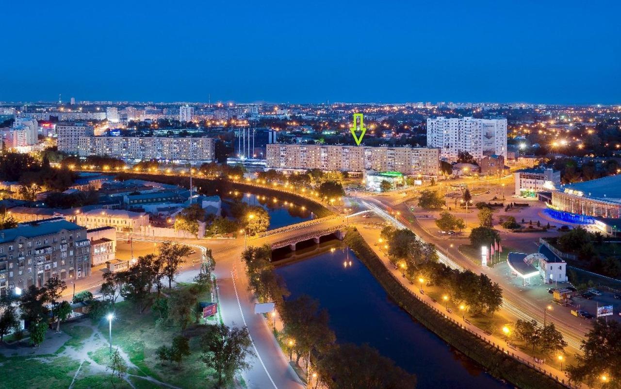 Apart Na Himnaziinoi Naberezhnii Leilighet Kharkiv Eksteriør bilde